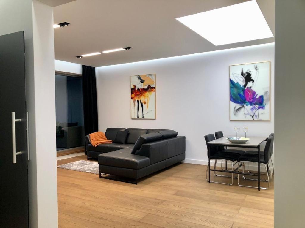 Baltic Riviera Apartments - Luxurious Apartment With Patio And River View Gdańsk Kültér fotó