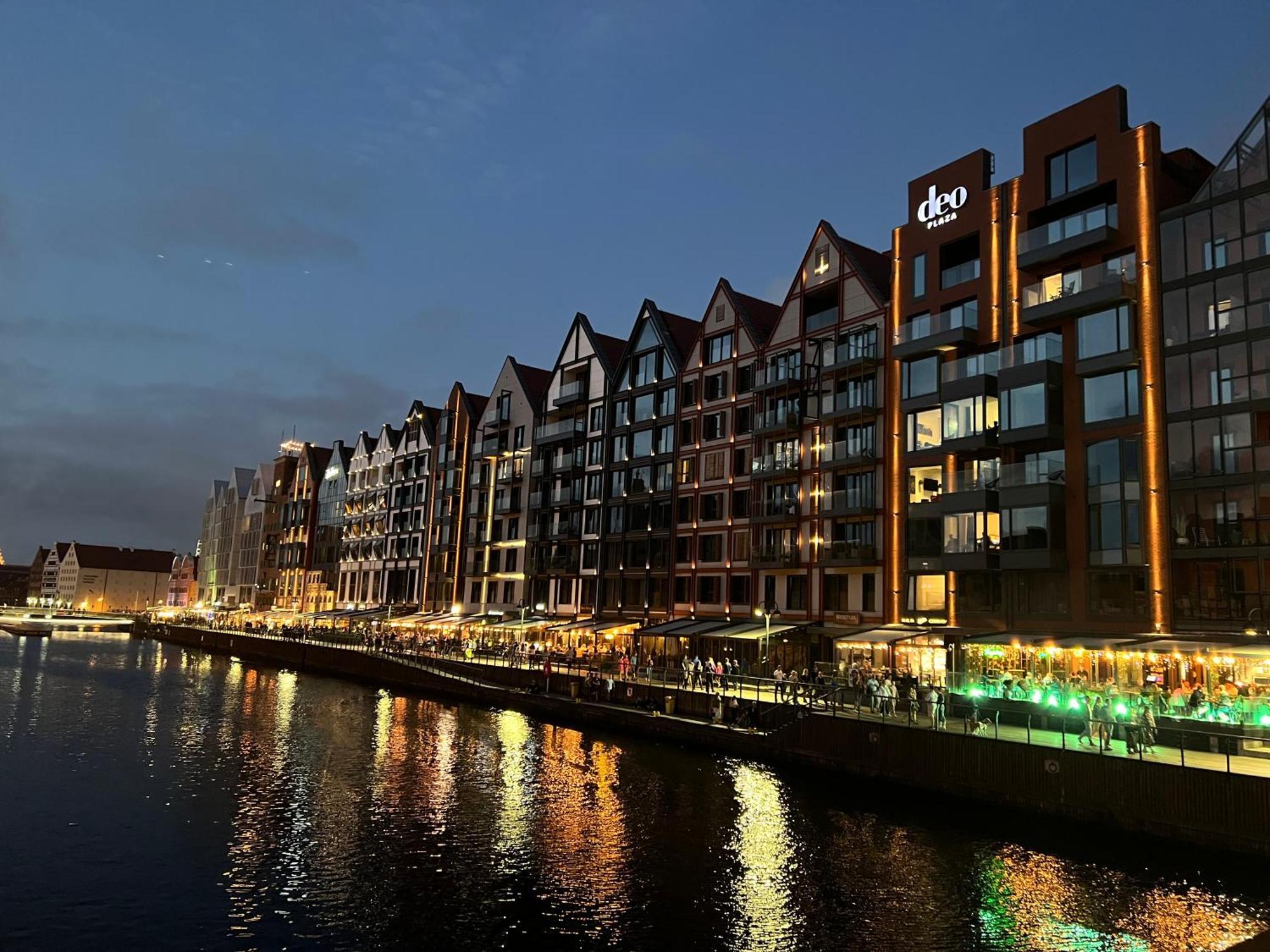 Baltic Riviera Apartments - Luxurious Apartment With Patio And River View Gdańsk Kültér fotó