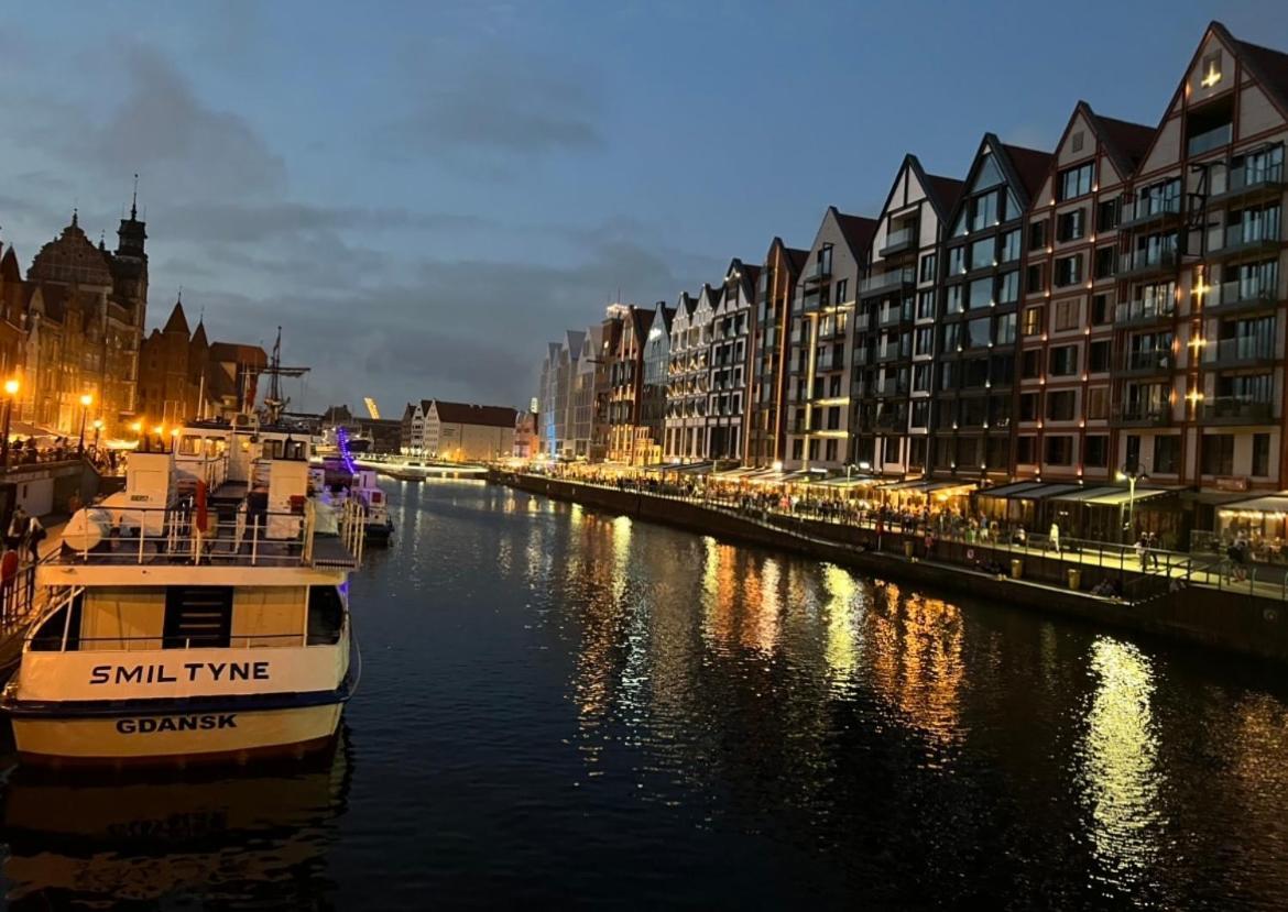 Baltic Riviera Apartments - Luxurious Apartment With Patio And River View Gdańsk Kültér fotó